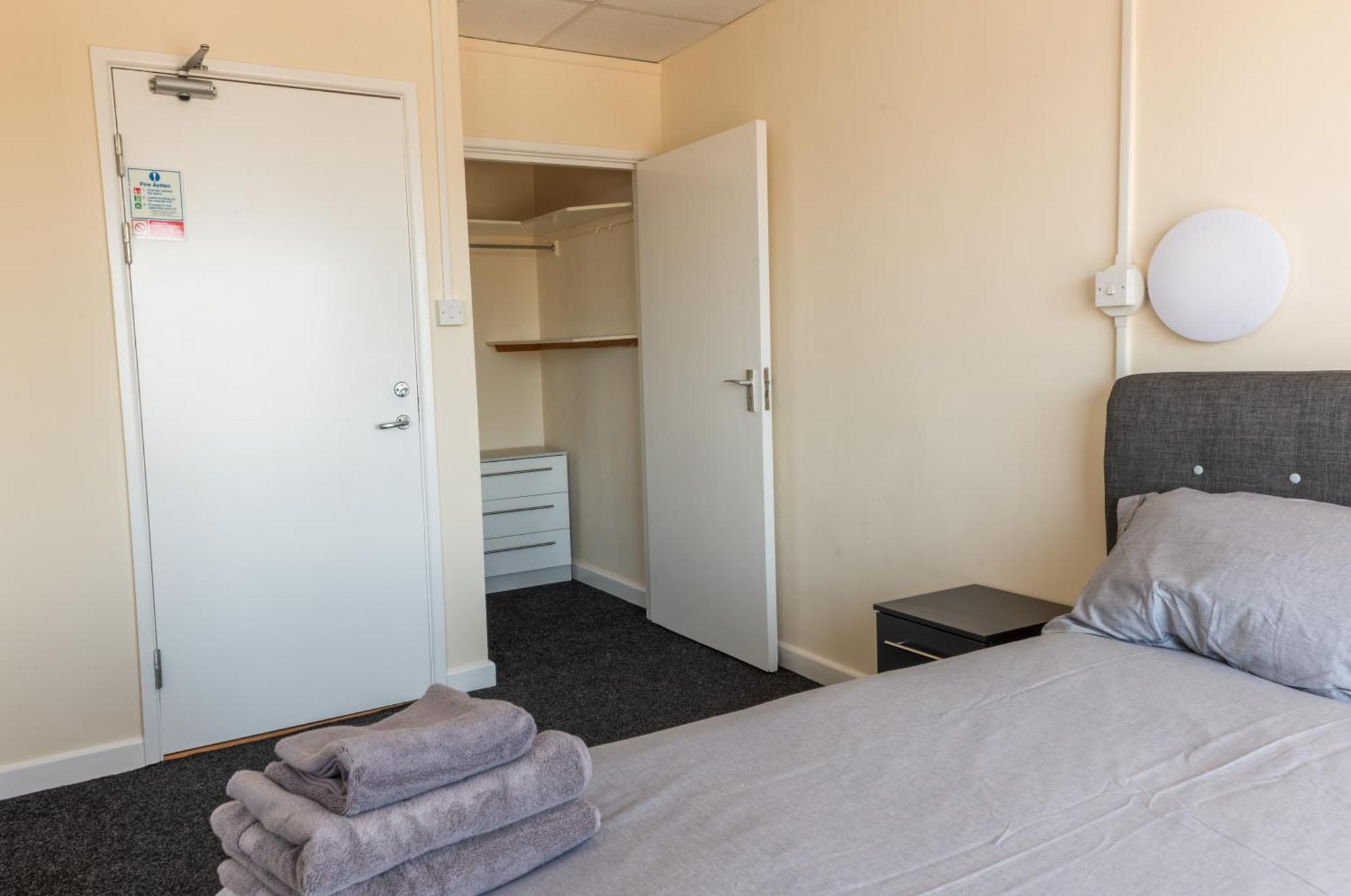 Superior Sea View 8 * Plymouth